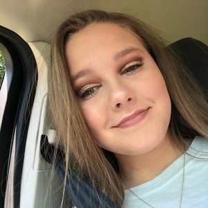 Meet your Posher, Malissa